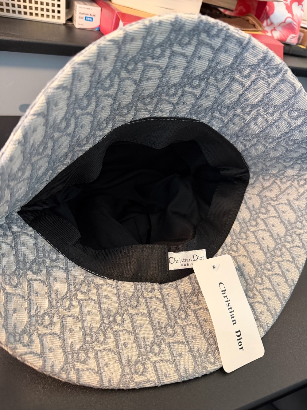 Brand New VIP GWP logo (Christian Dior) bucket hat light grey - Picture 4 of 5